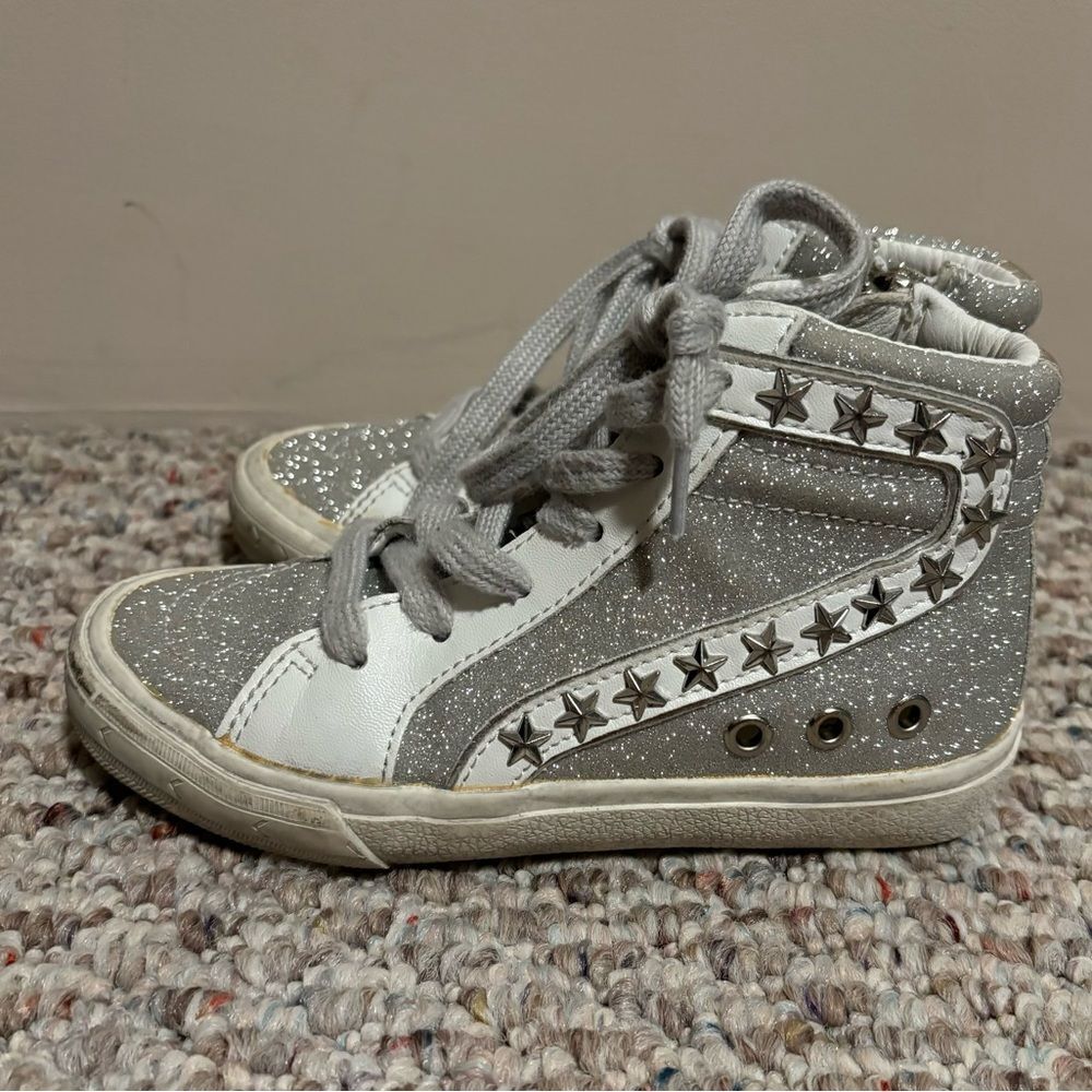 Vintage Havana Marinette Sneaker Silver Star/Silver Glitter- Girl’s Size 12